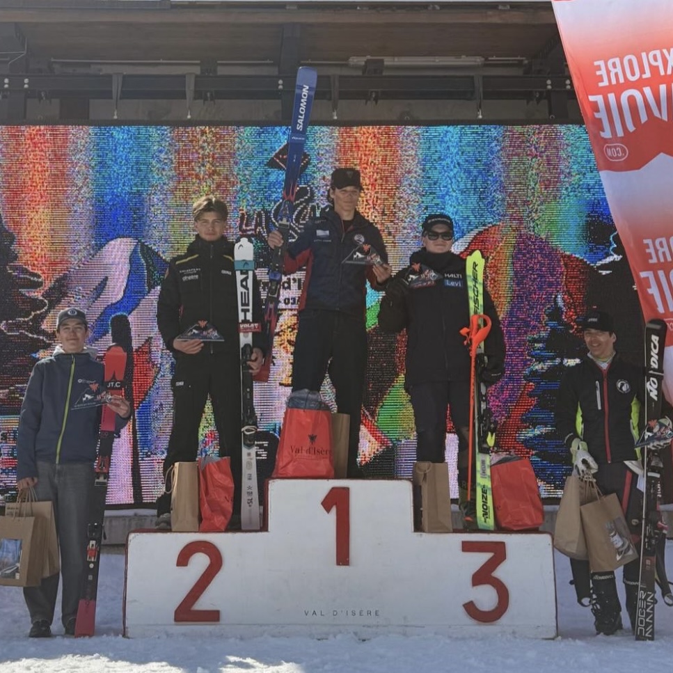 Zilver in de Slalom van La Scara voor Noah Crommentuijn