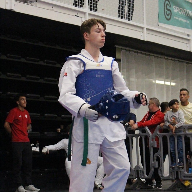 Sem Maassen pakt brons bij senioren debuut op Open Challenge Cup