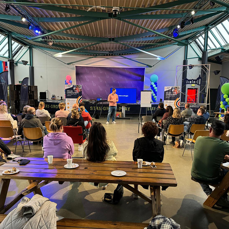 Jonge (top)sporters kunnen het beste presteren als zij de maximale ondersteuning krijgen uit hun directe omgeving.